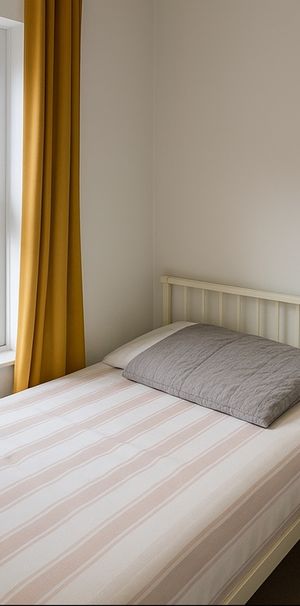 Room in a Shared House, Thackeray Road, SO17 - Photo 1