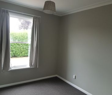 3 bedroom house - Photo 2