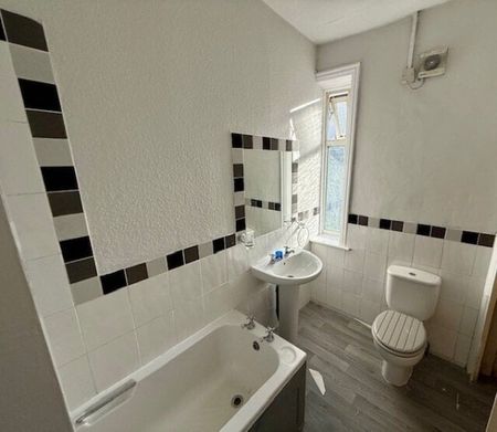 Oak Street, Colne, BB8 - Photo 2