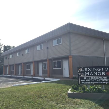 Lexington Manor - Photo 3