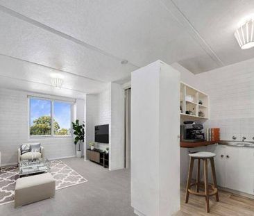 EXPERIENCE A COZY AND QUIET LIFESTYLE IN THE HEART OF NORTH PERTH - Photo 3