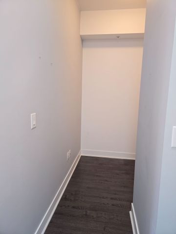 For Lease - 5020 Corporate Drive Unit# 409, Burlington, Ontario - Photo 3