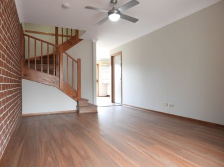 2/39 Bringelly Road, Kingswood - Photo 2