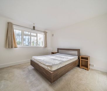 2 bedroom apartment to rent Dainton Close, Upper Park Road, Bromley... - Photo 1