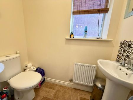 2 bedroom semi-detached house to rent - Photo 2