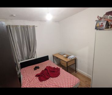 4 Bed Terraced House, Boundary Road, LE2 - Photo 5
