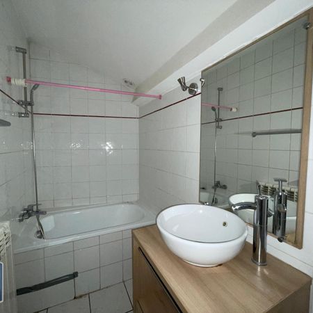 Location Appartement 2 pièces 46m² CARPENTRAS 84200 - Photo 3