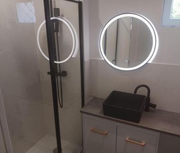 A LOUER T2 MEUBLE AVEC PETIT JARDIN - Photo 3