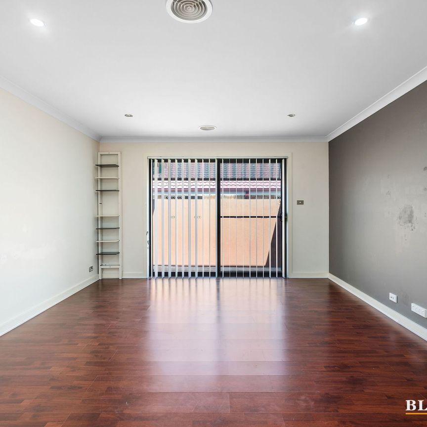 10 Dorothy Green Crescent, Franklin ACT 2913 - House For Rent | Domain - Photo 1