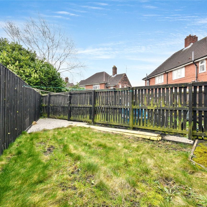 125, Winrose Avenue, Leeds, West Yorkshire, LS10 3AB - Photo 1