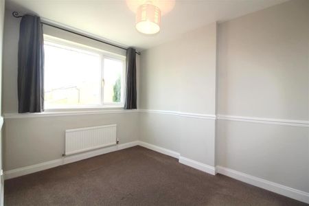 Lillibrooke Crescent - Photo 3