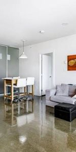 Pet Friendly DOWNTOWN VANCOUVER 2BED 1Bath + Parking Furnished (Vancou - Photo 3