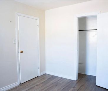 For Lease - 250 Highland Road, Hamilton, Ontario - Photo 2