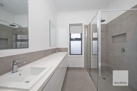 Brand New Modern Townhouse - Ready to Impress! - Photo 5