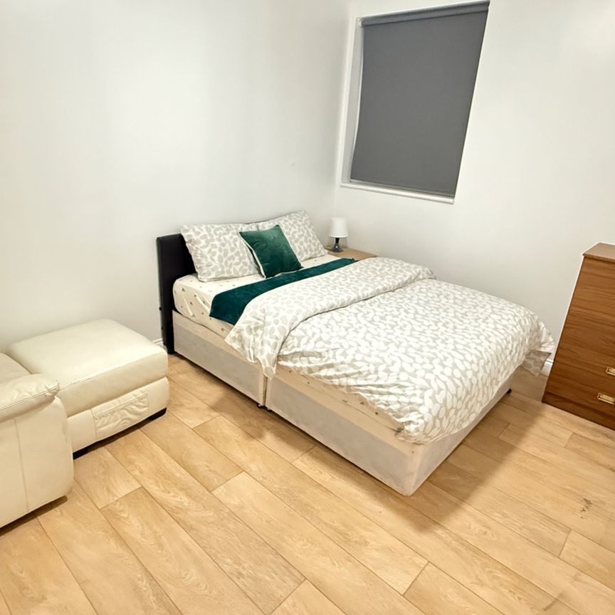 Room in a Shared House, Saxon Road, SE25 - Photo 1