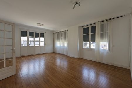 Location Appartement 3 pièces 84m² - Photo 2