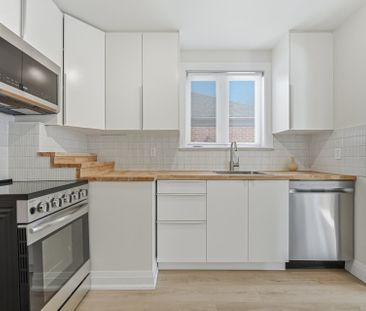 For Lease - 50 Twenty First Street, Toronto, Ontario - Photo 3