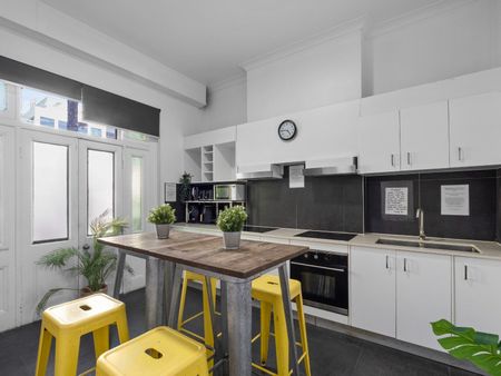 Redfern - Photo 3