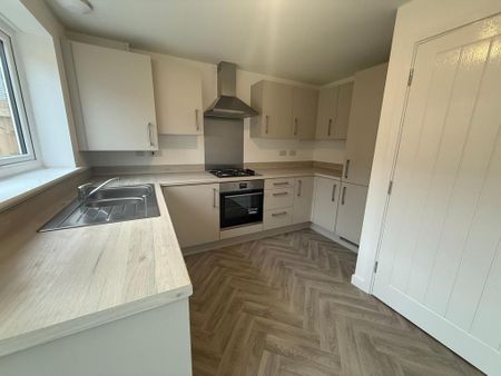 3 bedroom terraced house to rent - Photo 5