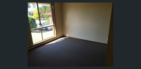 Comfortable Family Home in a Convenient Location - Photo 3