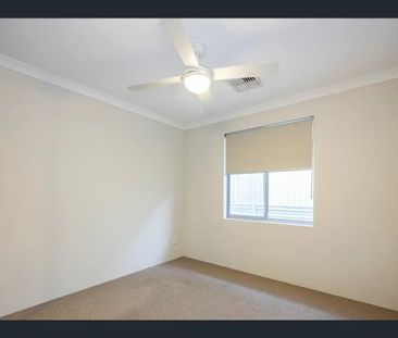 Spacious 4-Bedroom Family Home with Theatre Room & Solar Panels - Photo 5
