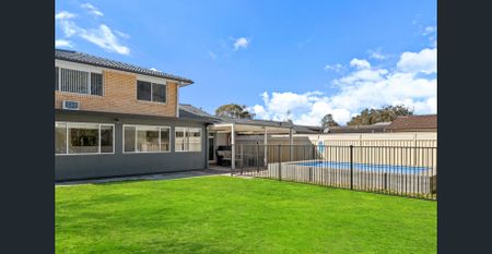 BEAUTIFULLY PRESENTED FAMILY HOME IN A PRIME LOCATION - Photo 2