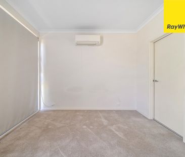 52 Bowman Street, Macquarie ACT 2614 - Townhouse For Rent | Domain - Photo 3