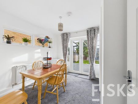 3 bedroom end of terrace house to rent - Photo 4