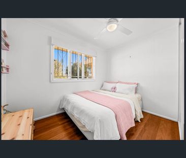 CHARMING 3 BEDROOM HOME WITH POLISHED TIMBER FLOORS - Photo 5