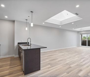 For Lease - 1500 OUELLETTE Unit# 403, Windsor, Ontario - Photo 3