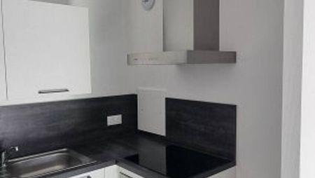 Appartement F2 - RESIDENCE NEUVE-CUISINE EQUIPEE-BALCON-PARKING EXTERIEUR - Résidence Le Copernic - Photo 3