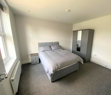 Room in a Shared House, Ardfillan Road, SE6 - Photo 5