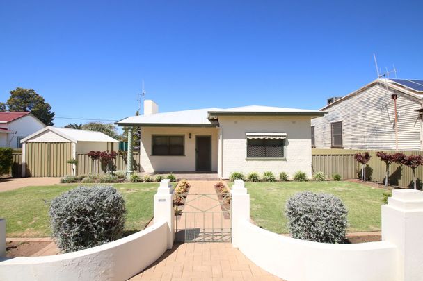 171 Piper Street - Photo 1