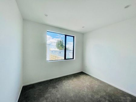 CONIFER GROVE, 4 BEDROOMS - Photo 3