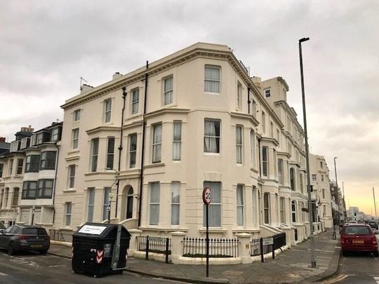 St Catherines Terrace, Hove - Photo 1