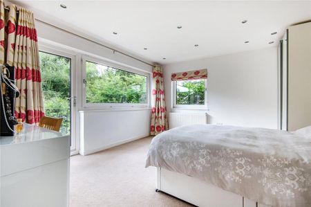 4 bedroom detached house to rent - Photo 5