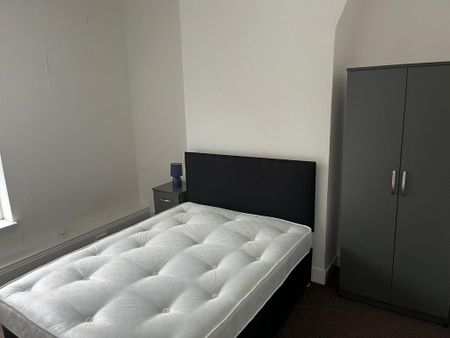 1 bedroom in a house share to rent - Photo 3