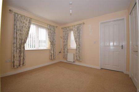 3 bedroom detached house to rent - Photo 2