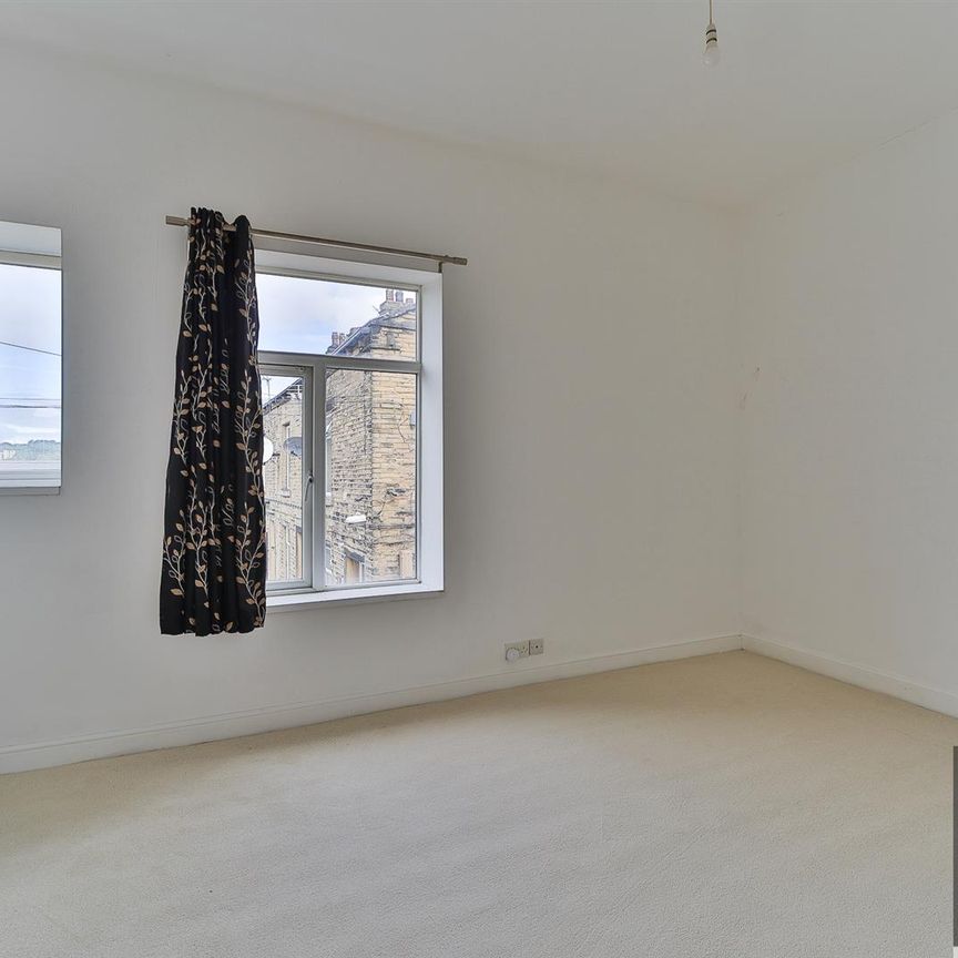 1 bed terraced house to rent in Blackburn Buildings, Wakefield Road, Brighouse - Photo 1