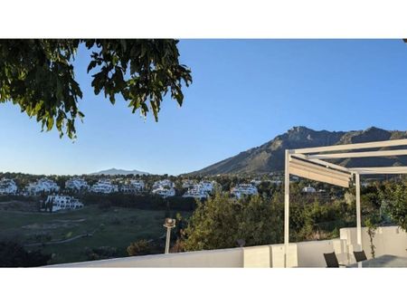7 room luxury House for rent in Marbella, Spain - Photo 2