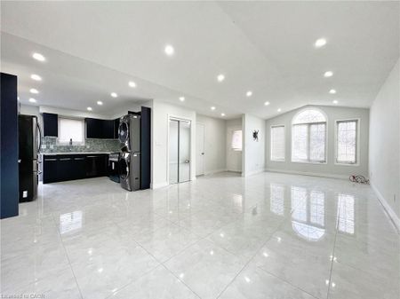 For Lease - 127 First Road Unit# Main, Hamilton, Ontario - Photo 5
