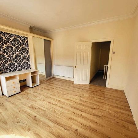 Cunningham Road, Hyde, DN1 - Photo 4