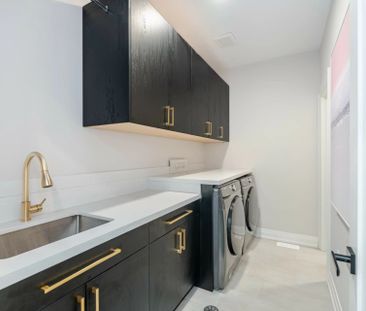 For Lease - 560 Woodview Road, Burlington, Ontario - Photo 5