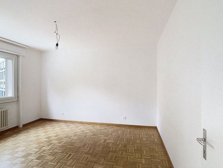 Superbe 2½ pièces rénové en plein coeur de la ville ! - Photo 2