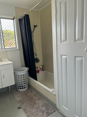 Convenient Location! - Photo 4