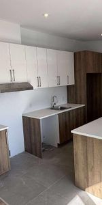 Grand 4½ entièrement rénové (Rez-de-chaussée de maison) - Photo 3