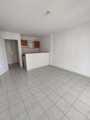 T2 DE 36 m² PROCHE PLACE DES CARMES - Photo 1