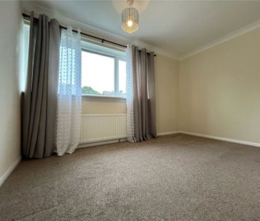 3 Bedroom House - Reeves Way, Bursledon - Photo 2