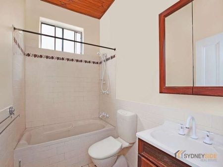 12 Railway Avenue, Stanmore - Photo 5