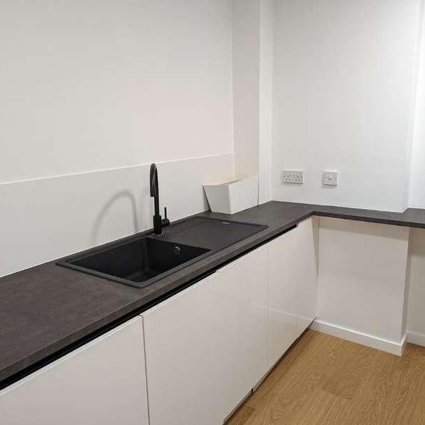 Golden Square, City Centre, Aberdeen, AB10 - Photo 1